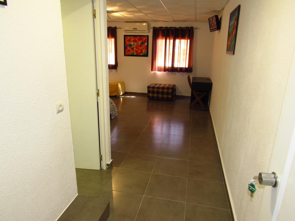 Hotel Restaurant Cau Blanch Useras Bagian luar foto